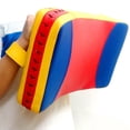 thumbnail image 3 of Almohadillas de boxeo de Taekwondo, almohadillas de entrenamiento de objetivo curvo con enfoque rectangular de cuero de PU, almohadillas de patadas de Pequeños tres colores Macarena Almohadillas para patadas, 3 of 7