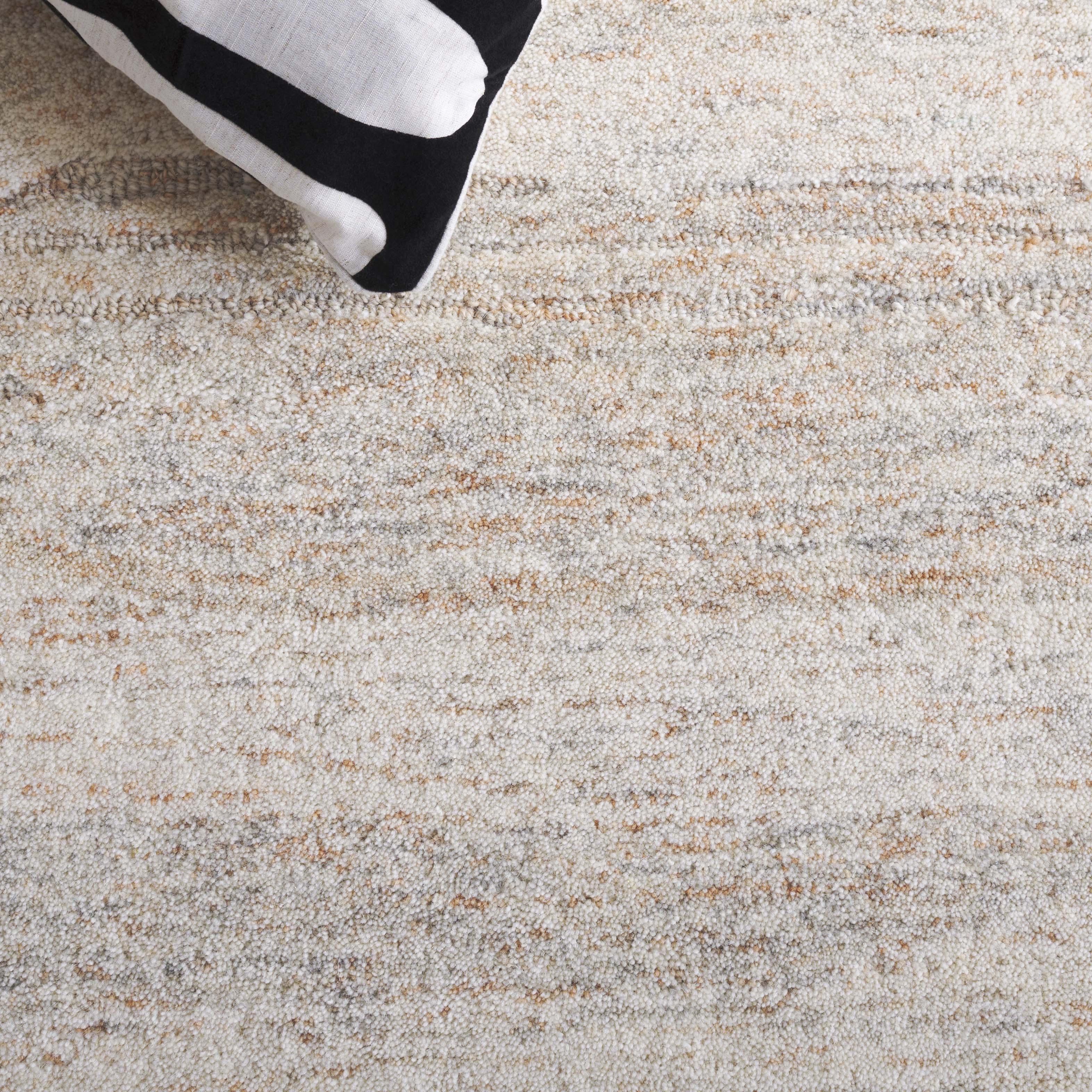 SAFAVIEH Ebony Makayla Distressed Area Rug, Gray/Rust, 6' x 6' Round
