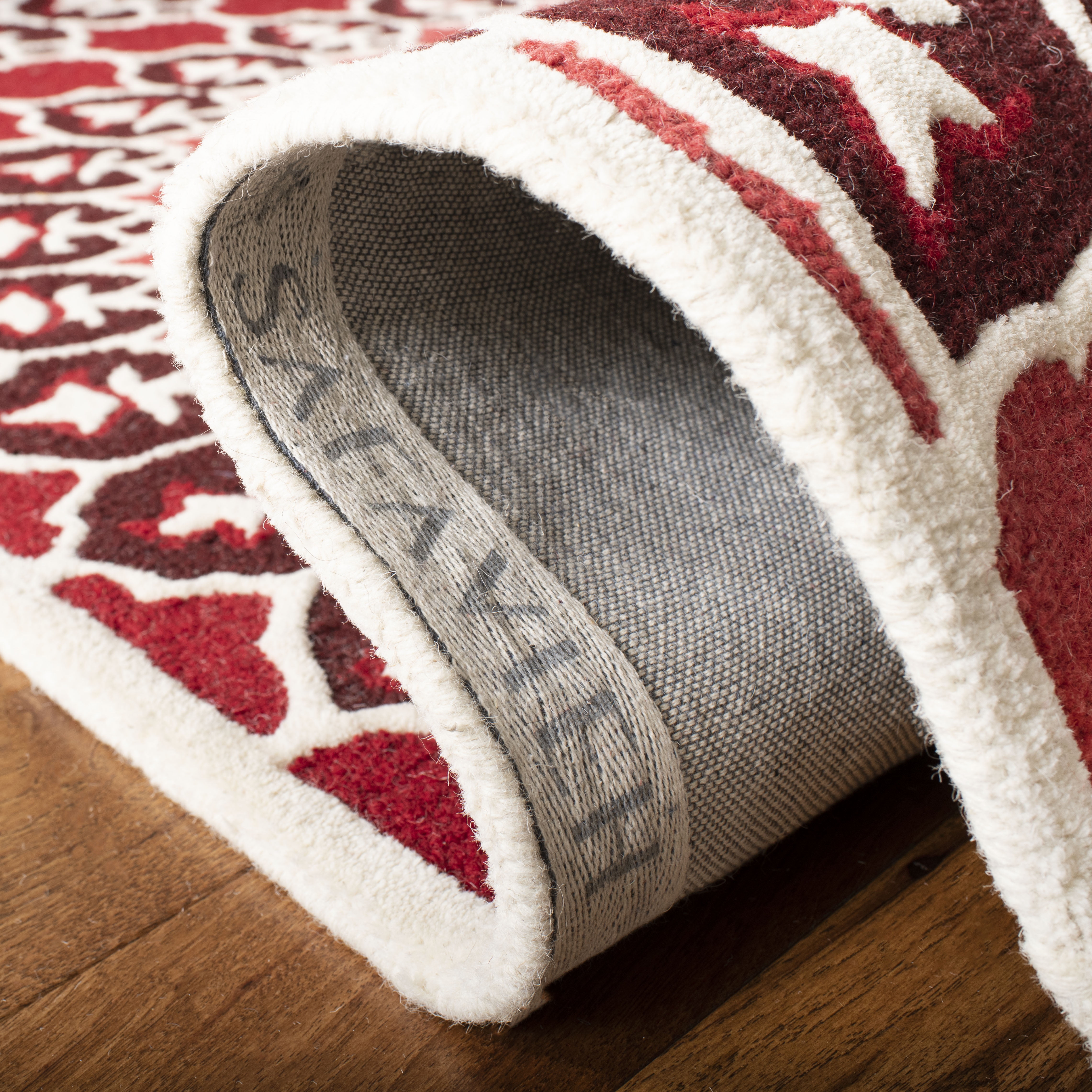 SAFAVIEH Bellagio Zoja Floral Wool Area Rug, Red/Ivory, 5' x 5' Square