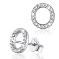 thumbnail image 1 of Pendientes pequeños Silvora de plata esterlina con inicial de circonita cúbica letra O, 1 of 8