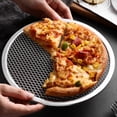 thumbnail image 3 of Rejilla para Hornear Pizza con Borde de Aluminio Sin Costuras de 12 Pulgadas: Flujo de Aire Mejorado y Crujiente, 3 of 5