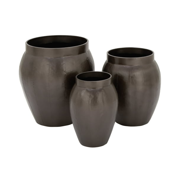 Decmode Traditional 24, 20 and 17 Inch Black Metal Urn Planters Set