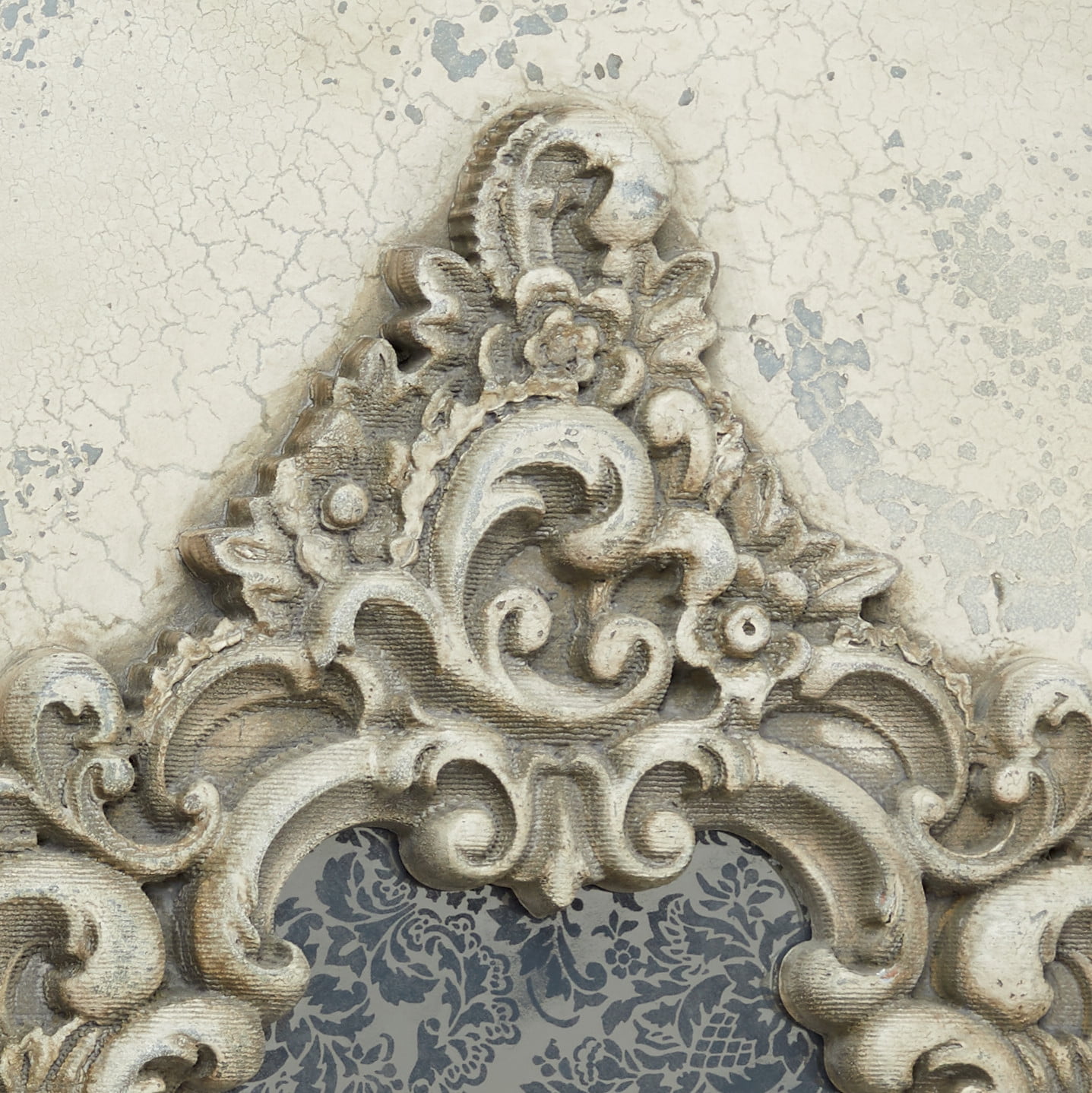 DecMode Large Gray and Beige Antique Frame with Damask Print Wooden Wall Plaque, 23.5” x 31.5”