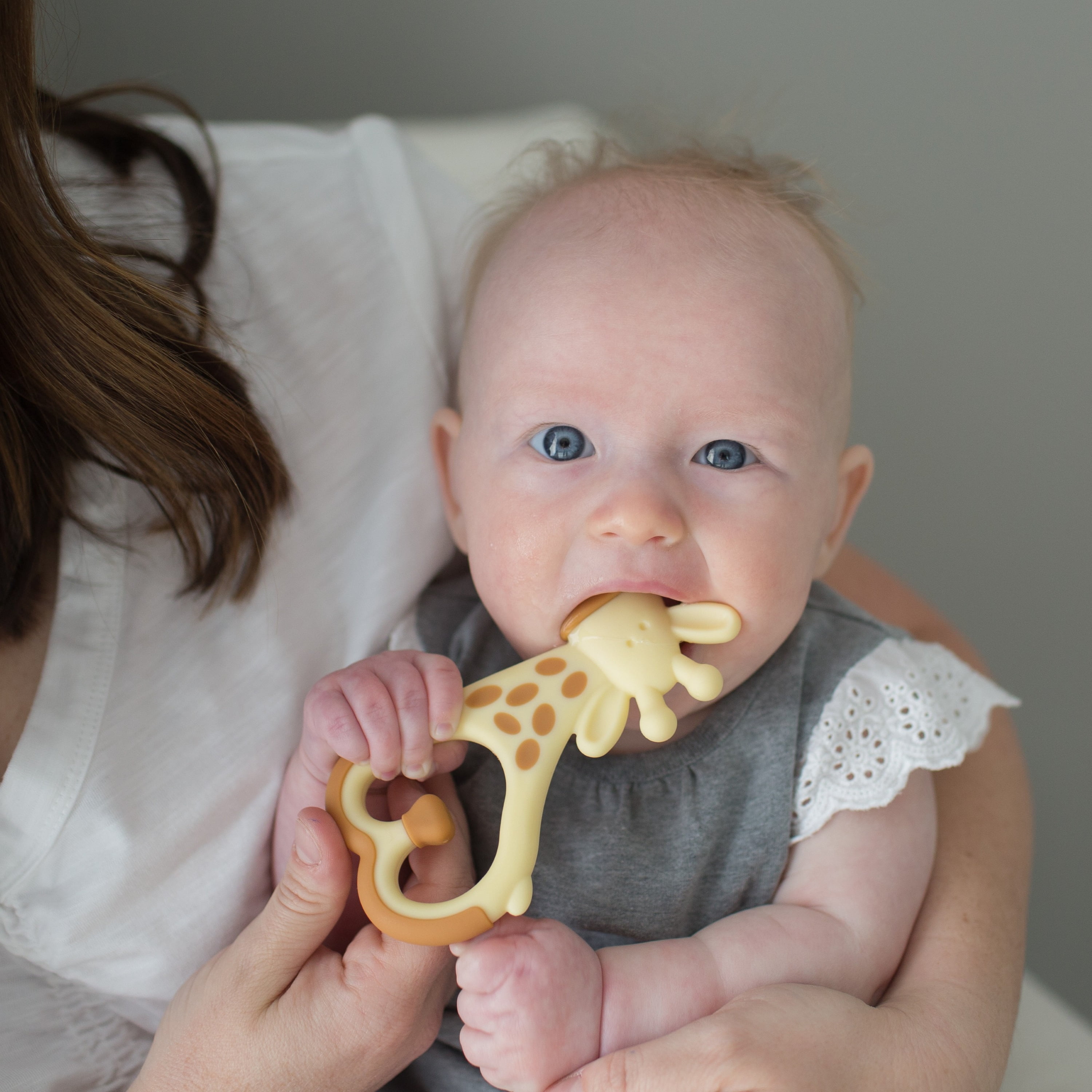 Dr. Brown's Giraffe Massaging Baby Teether for Ages 3 Months and up, Pediatric Dentist Designed, 1-Pack