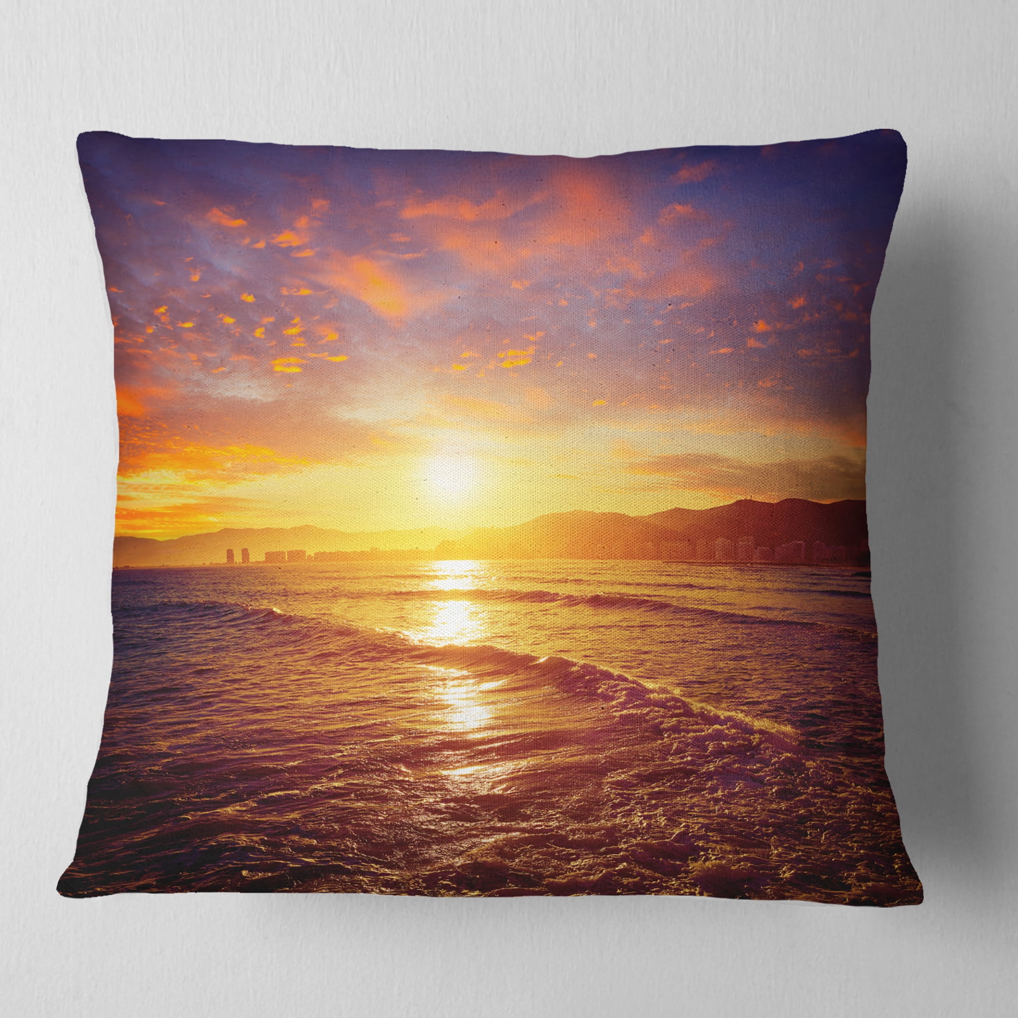 Designart Cullera Playa Los Olivos Beach - Modern Beach Throw Pillow - 18x18
