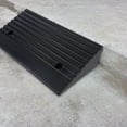thumbnail image 4 of Rampa de goma para bordillos 2 rampas de umbral de bordillo portátiles de alta resistencia con peldaños antideslizantes para coches caravanas movilidad reducida accesorio, 4 of 8