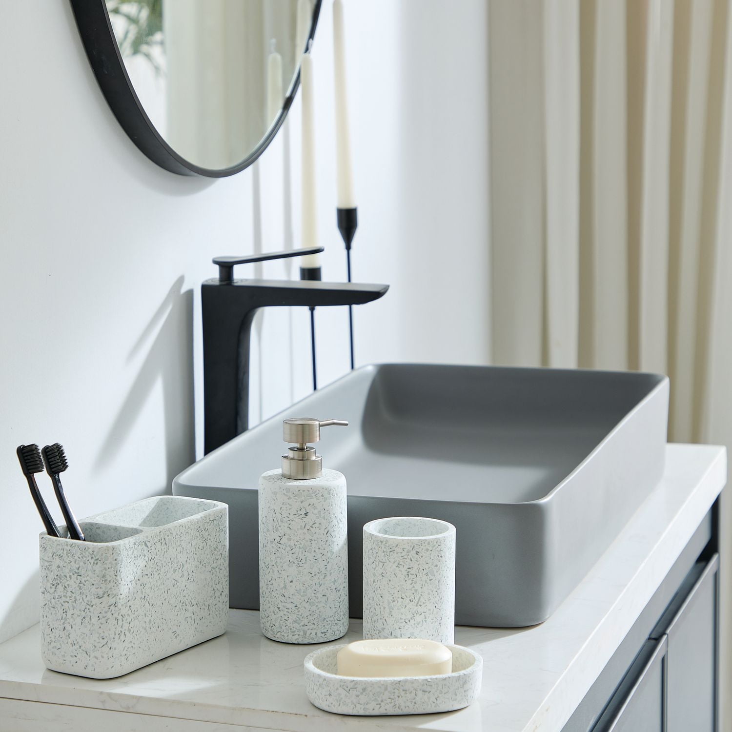 Hometrends Organisateur en terrazzo blanc : organisateur semblable à de la pierre pour organiser les petits articles de toilette et accessoires de salle de bain Unité de rangement à aspect de pierre