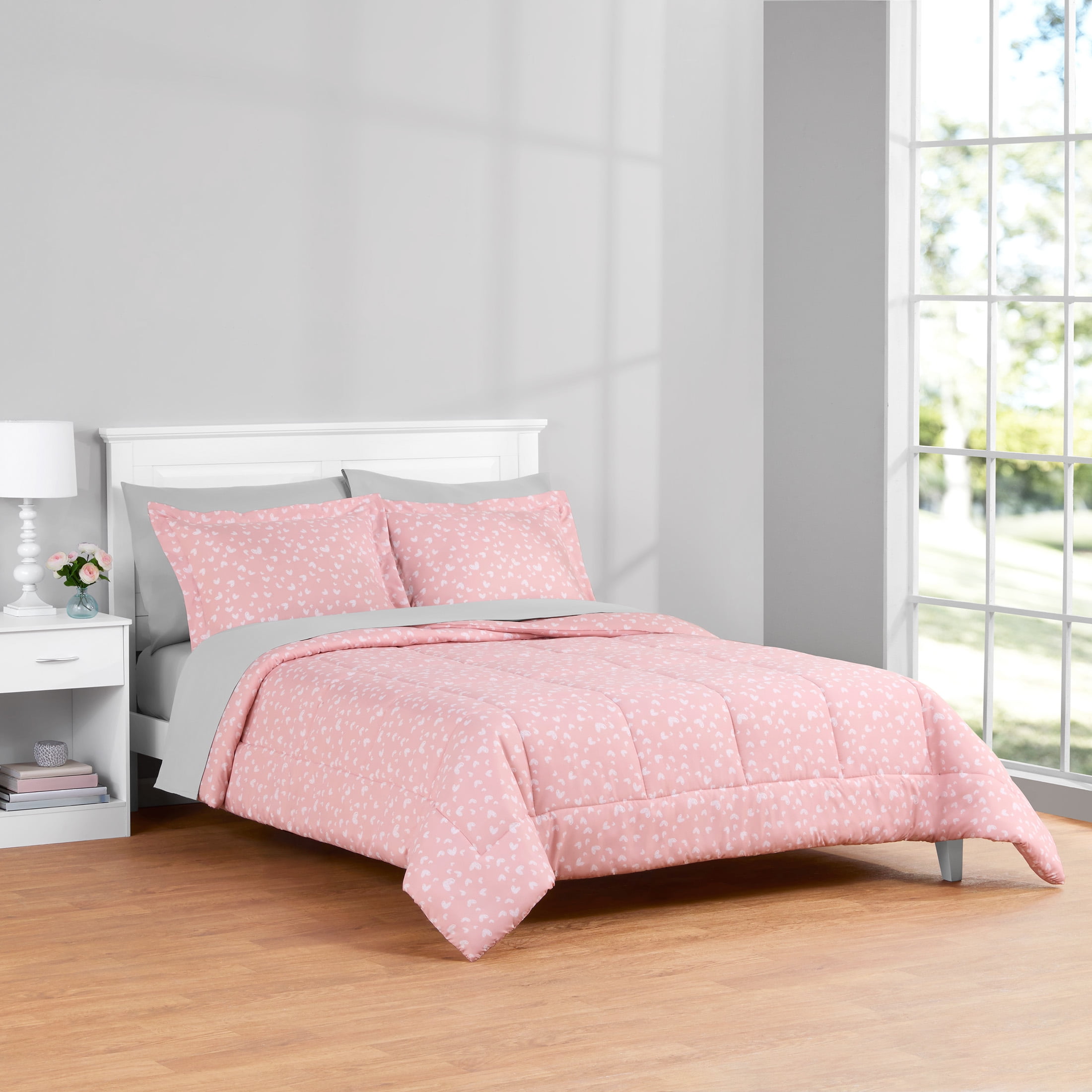 Mainstays All in One Reversible Comforter and Sheet set- 7 Piece, Queen, Pink and White Heart
