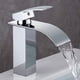 thumbnail image 1 of Mezclador de lavabo de diseño moderno en cascada, con cuerpo de metal duradero y baño de metal cromado de alta calidad. Agua fría y caliente regulable, 1 of 4
