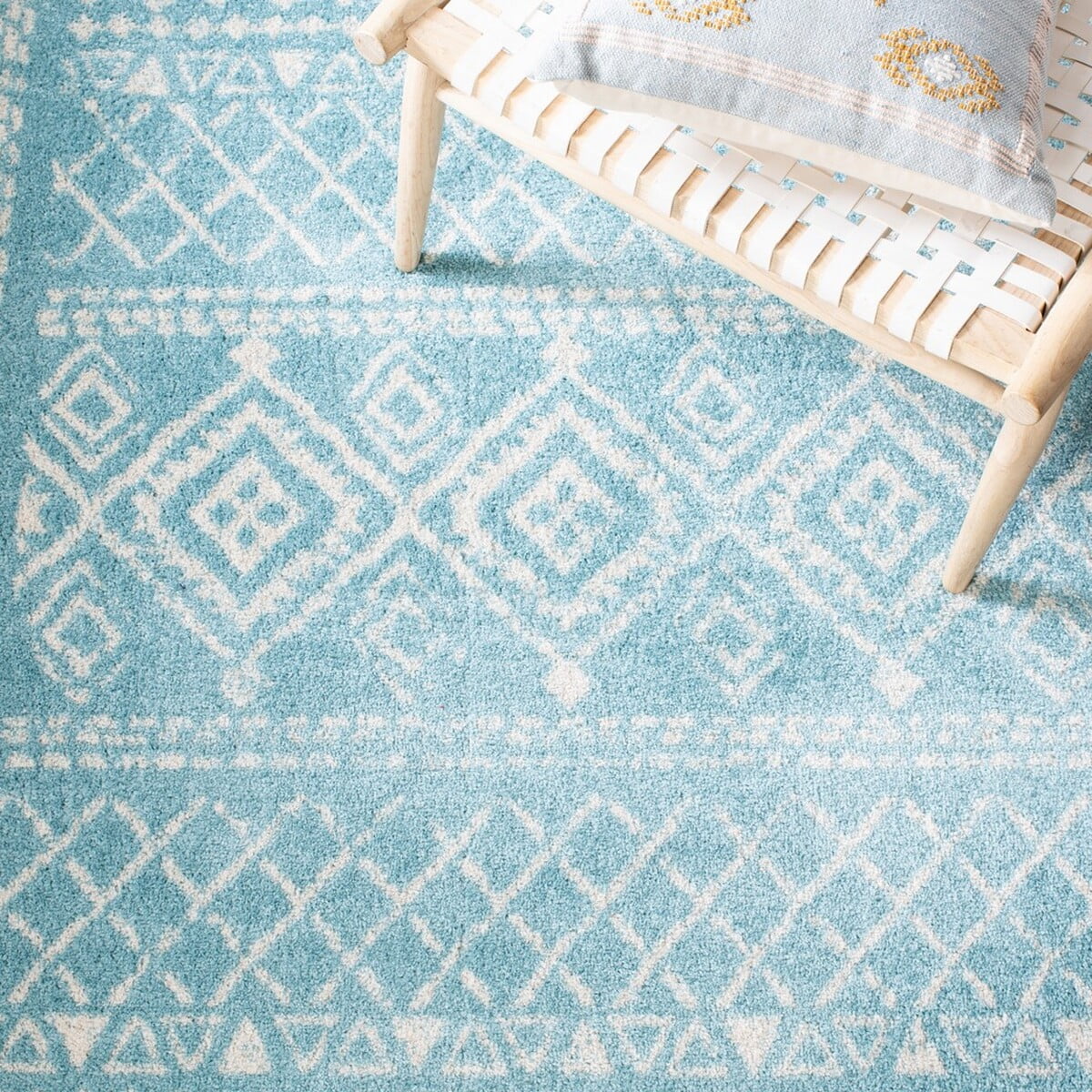 SAFAVIEH Tulum Ronald Distressed Area Rug, 4' x 6', Turquoise/Ivory