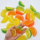 thumbnail image 2 of 5 piezas de 2 pulgadas de limón artificial naranja suministros festivos para fiestas frutas falsas Navidad Halloween decoración del hogar comida accesorios de fotografía, 2 of 5