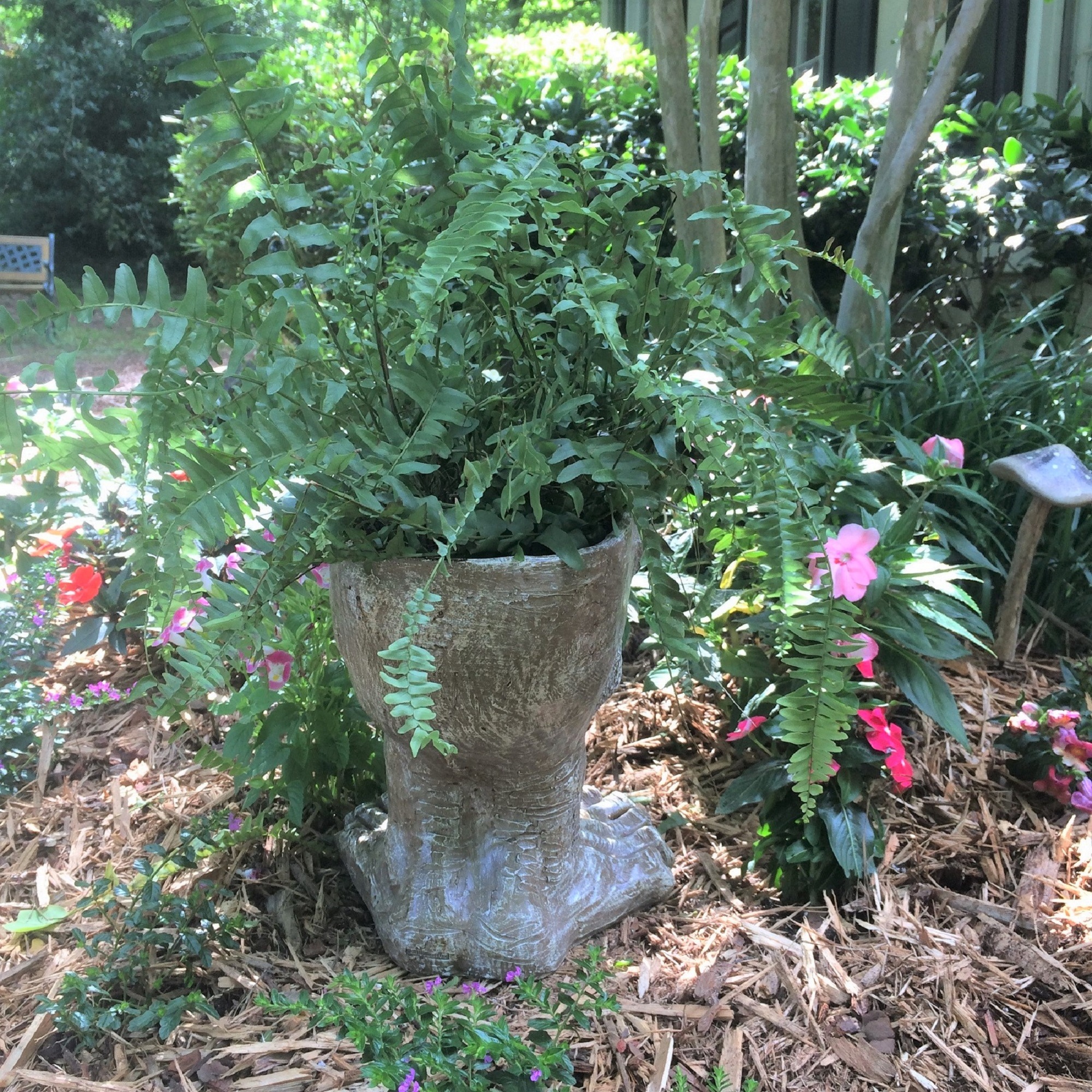 Homestyles Stone Wash Uncle Carmine & Auntie Kayla the Muggly Face Statue Planter