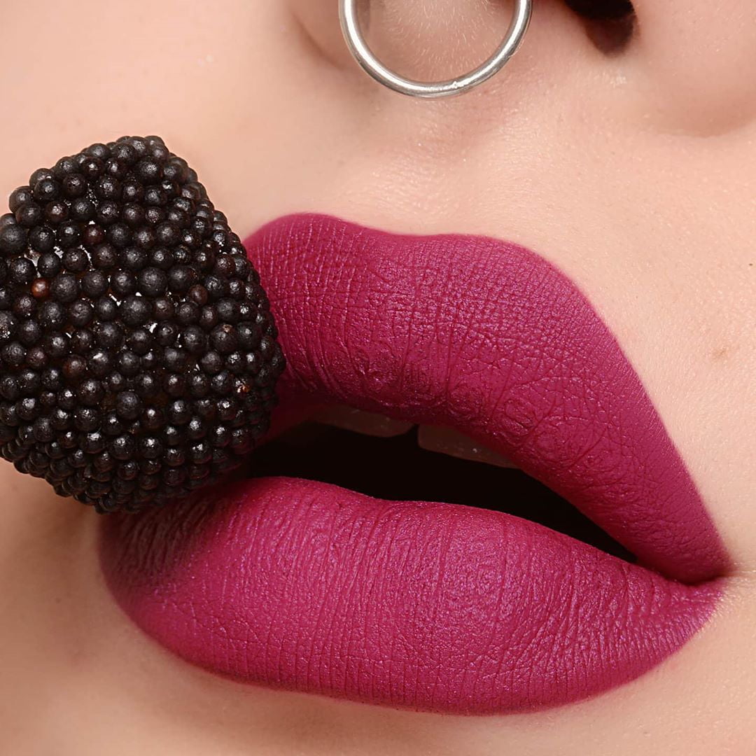 UNICORN GLOW Semi-Matte Liquid Lipstick - Matte Caramel