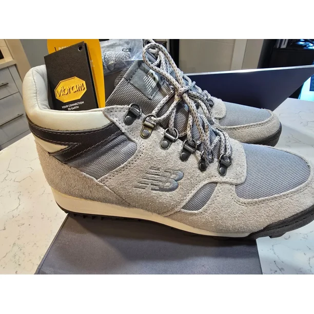 New Balance RAINIER Hiking Trail Boots Sneakers Men's Size 10 GRAY NEW URAINAD