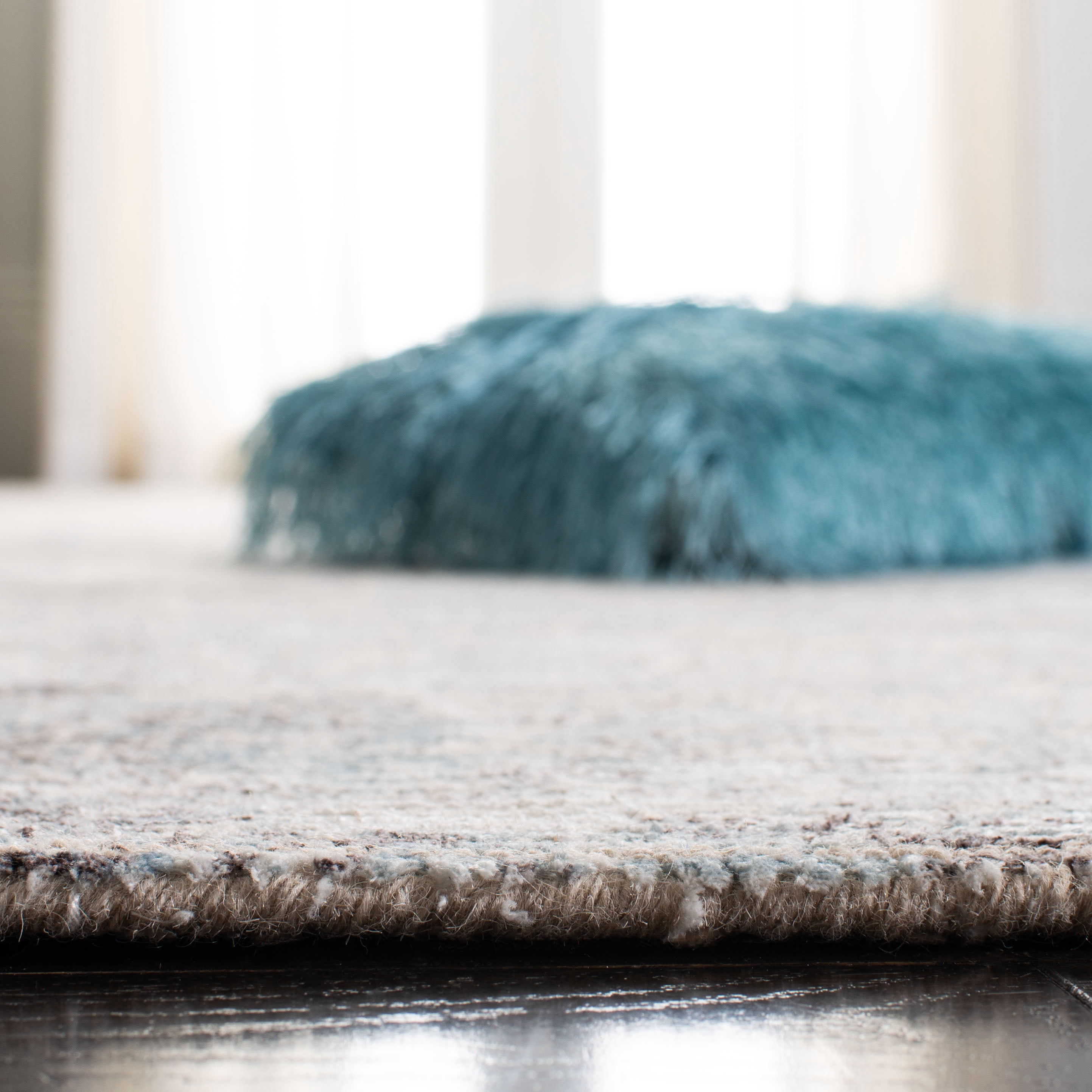 Safavieh Mirage Jacqueline Floral Area Rug, Light Blue/Gray, 6' x 6' Round