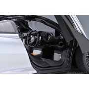 McLaren Speedtail Supernova Silver Metallic with Black Top and Suitcase Accessories 1/18 Model Car by Autoart