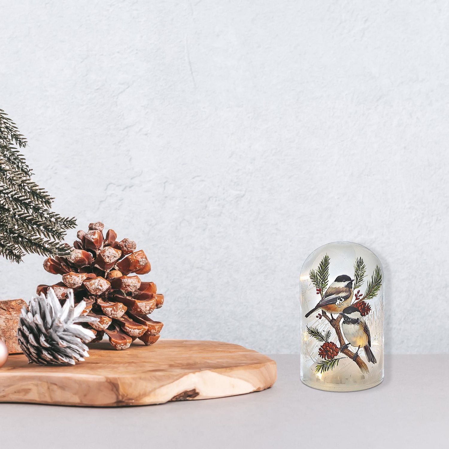 Les Oiseaux En Verre Led De Noël Sur La Branche 6.3