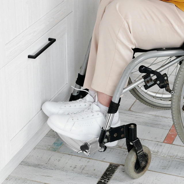 LOLIPPYY 2 Pcs Repose-Pieds de Remplacement pour Fauteuil Roulant Gris Léger Facile à Transporter pour Fauteuil Roulant