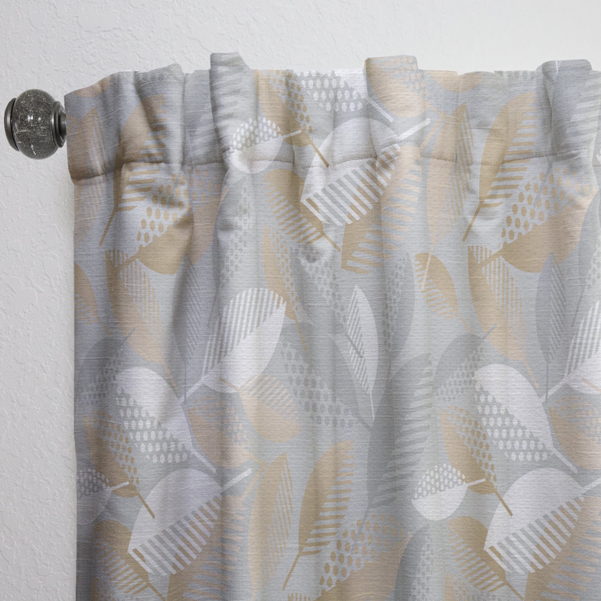 Designart 'Fall Leaves Pattern Luxury Geometric ' Mid-Century Modern Curtain Panel