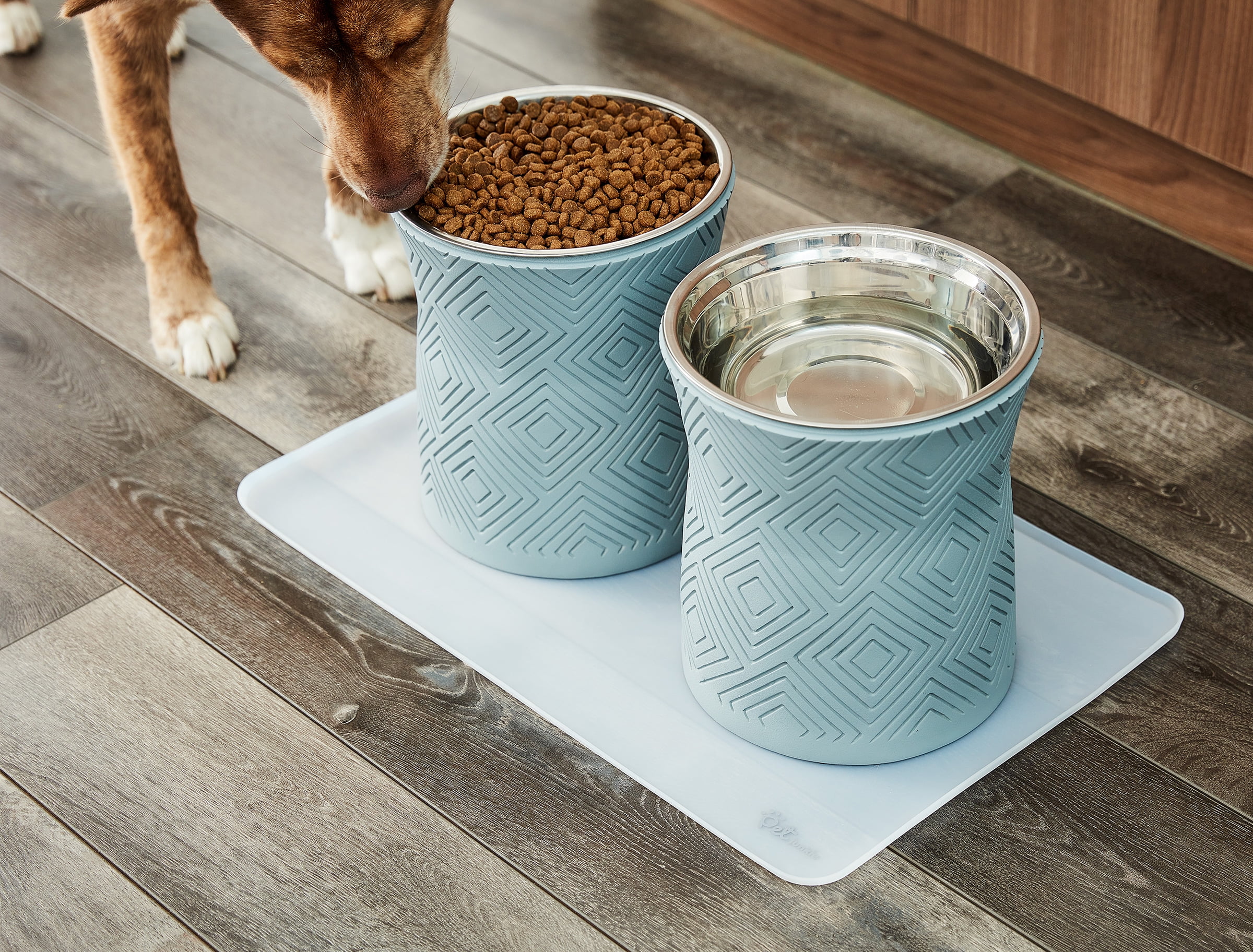 Pet Junkie Santa Fe Elevated Large Polyresin Dog Food & Water Bowl with Stainless Steel Dish for Dogs, Icy Gray