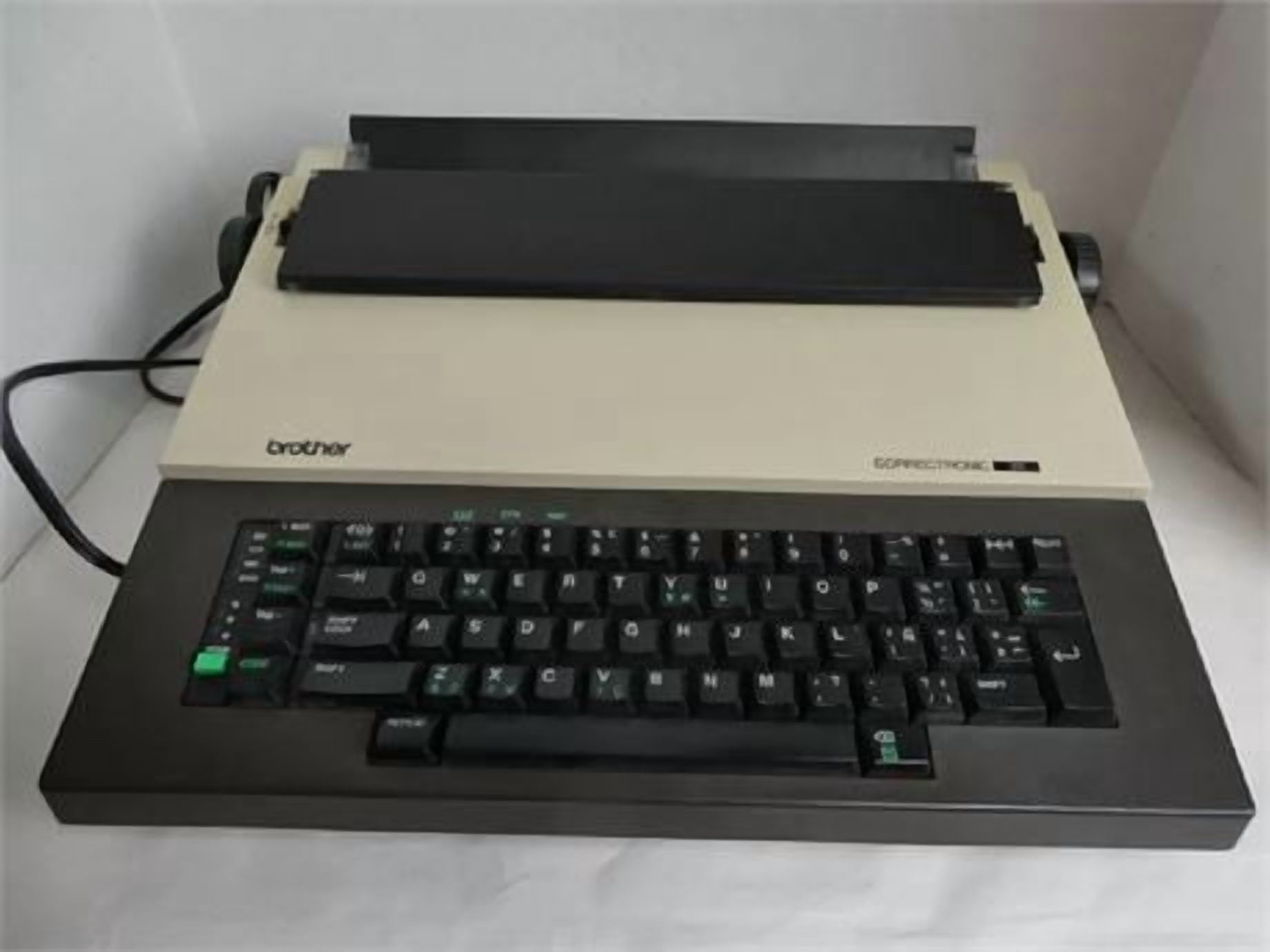 Nakajima USA WPT-160 Electronic Portable Typewriter, LCD Display