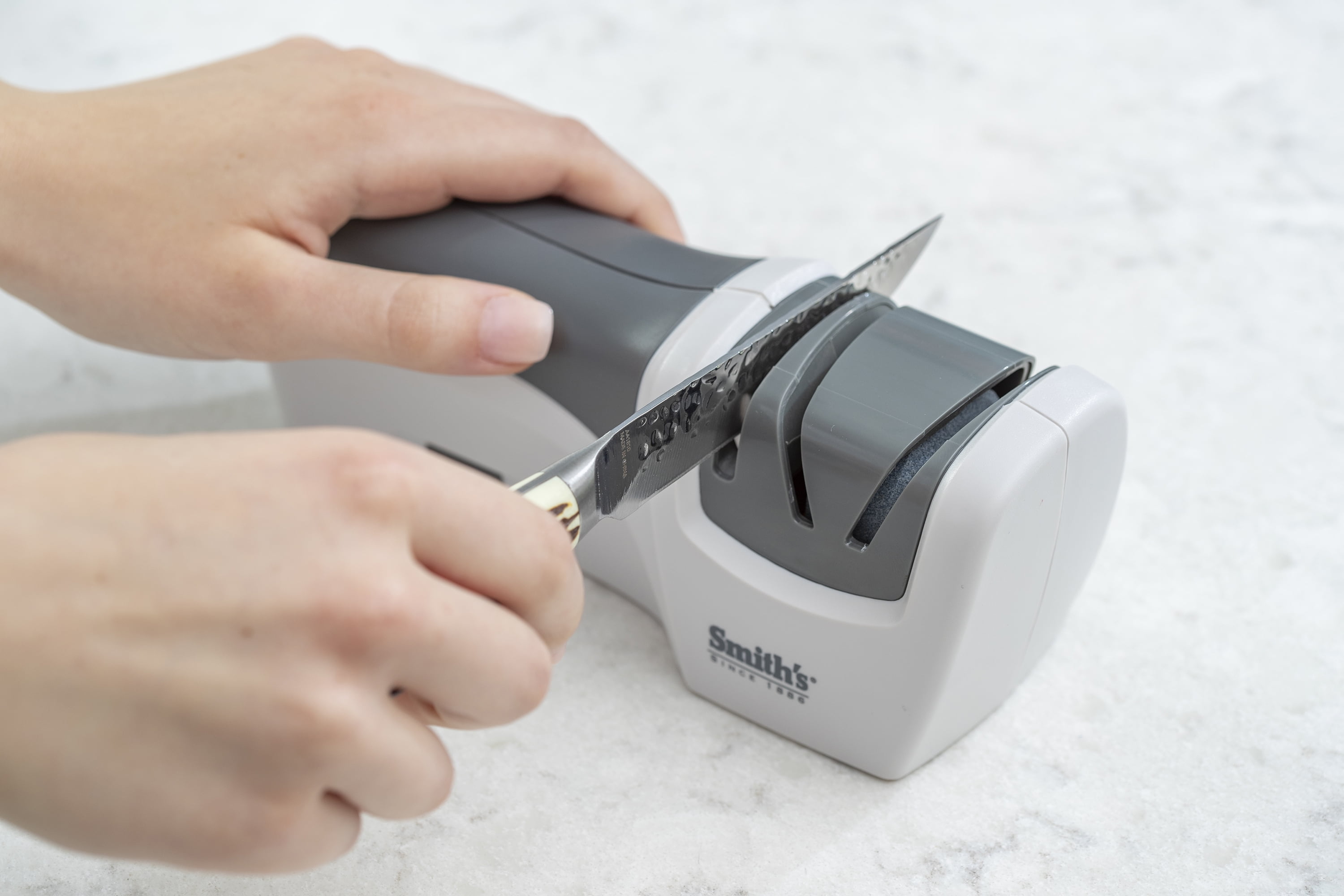 Smith's Consumer Products Electric Knife & Scissor Sharpener - Dazey's  Supply