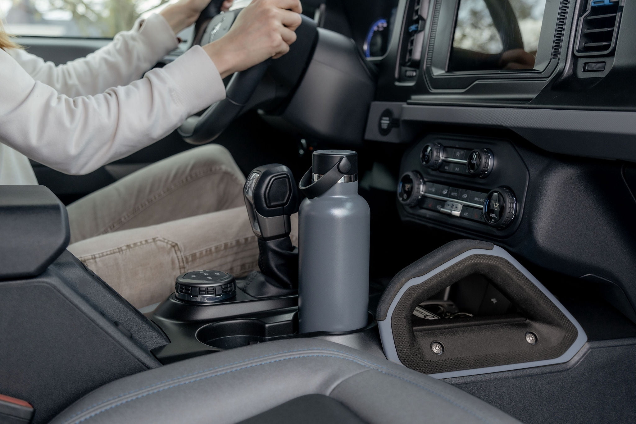 Ozark Trail 24 fluid ounces BPA FREE Double Wall Vacuum Sealed Stainless Steel Water Bottle with Handle, Gray