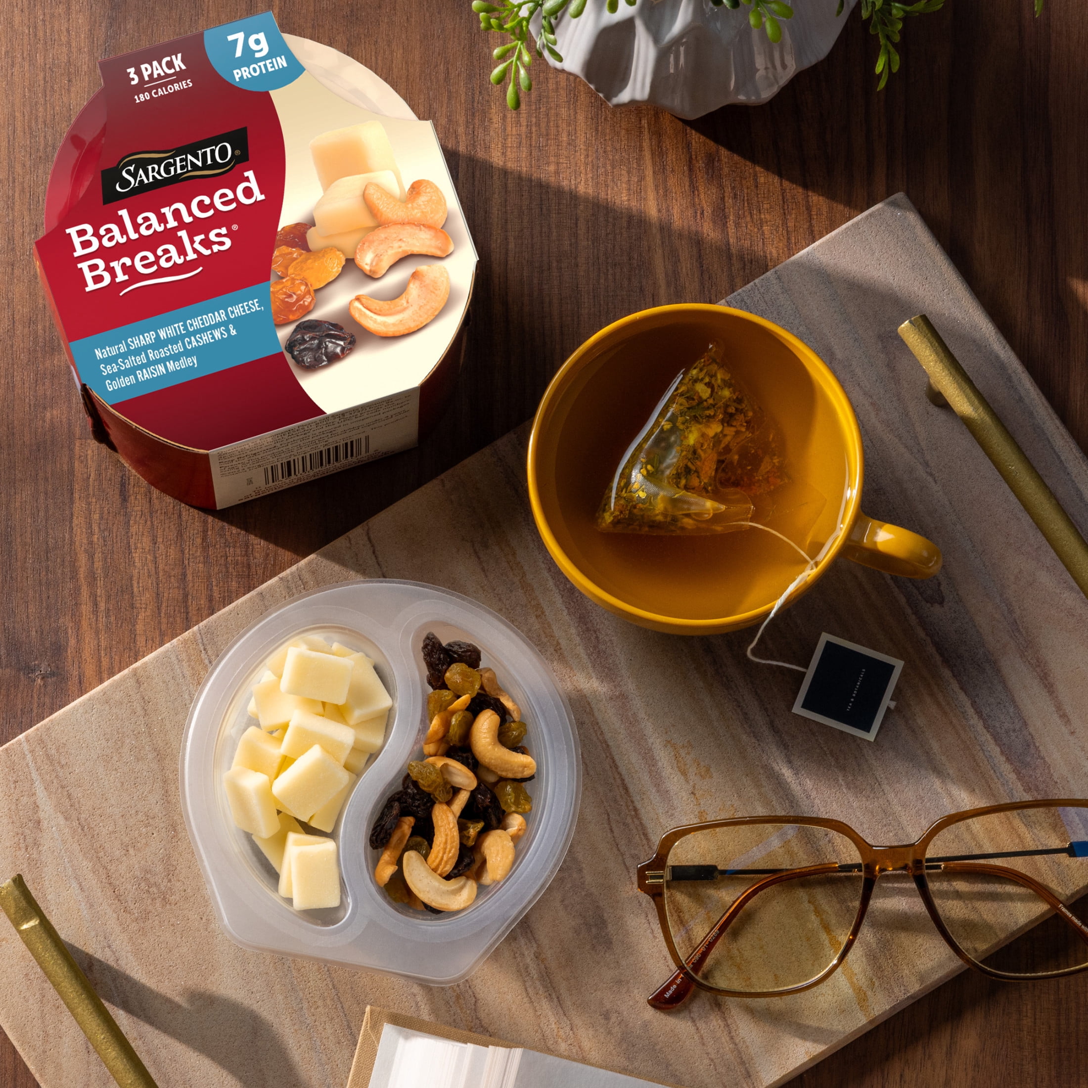 Sargento® Balanced Breaks® Sharp White Cheddar Cheese, Cashews & Golden Raisins Snack Kits