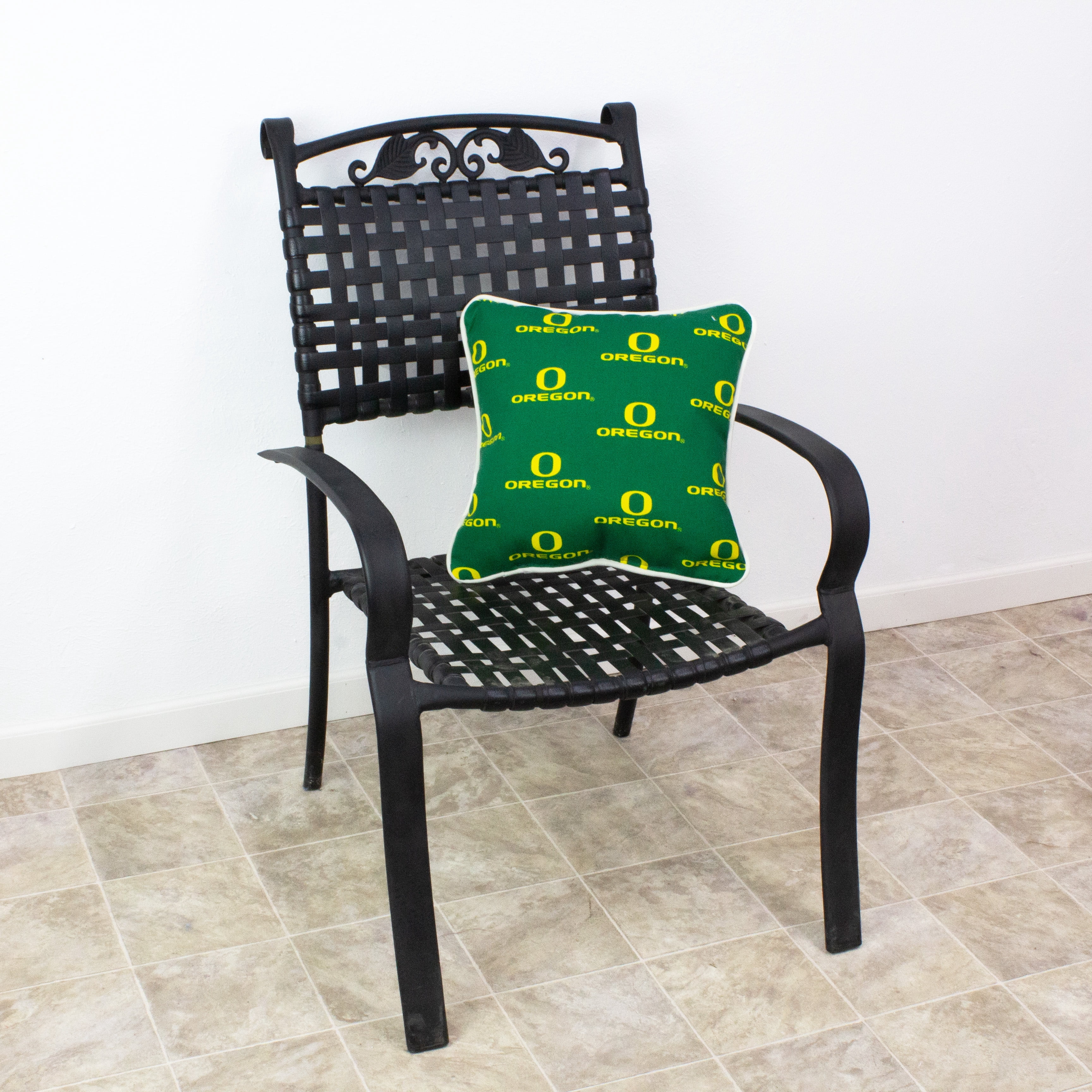 Oregon Ducks College Covers Indoor or Outdoor Decorative Pillow Pair, 16 in x 16 in