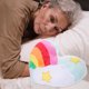 thumbnail image 3 of 1 cojín de peluche con forma de corazón de arcoíris, ideal como regalo creativo para el hogar, la tienda o el coche (estilo corazón y estrella)., 3 of 7