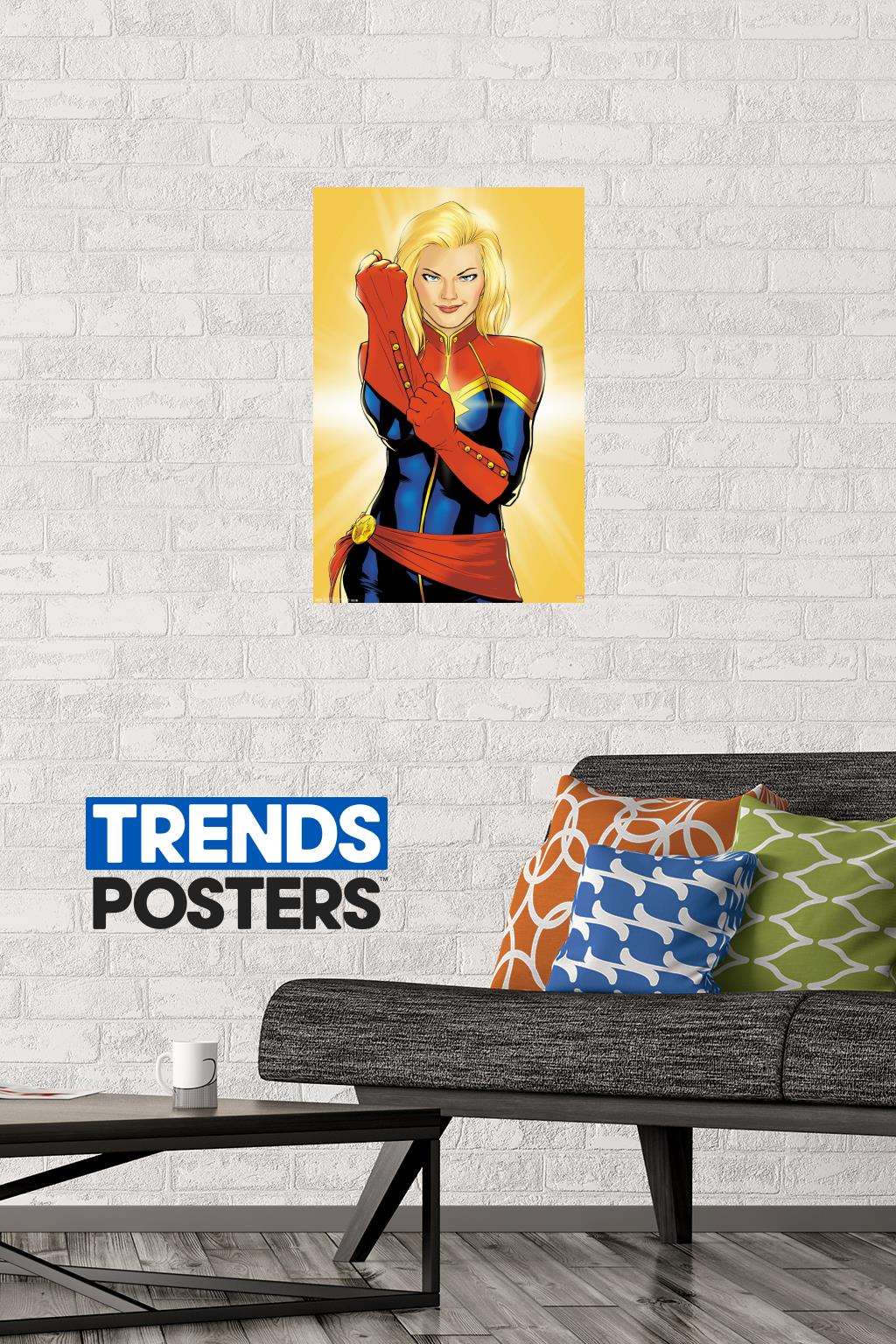 Marvel Cinematic Universe - Captain Marvel - Glove Wall Poster, 14.725" x 22.375"