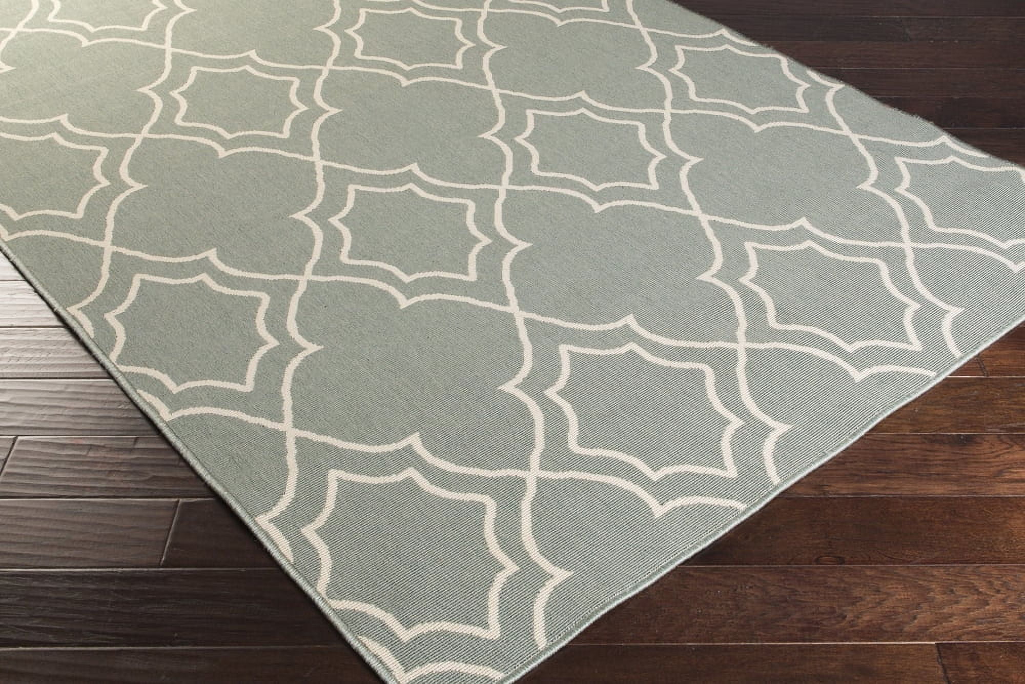 Livabliss Outdoor Rugs, 7ft Round Alfresco Cottage Gray Round Area Rug for Patio, Porch, Deck, Backyard, Waterproof Indoor Outdoor Carpet (7'3" x 7'3")