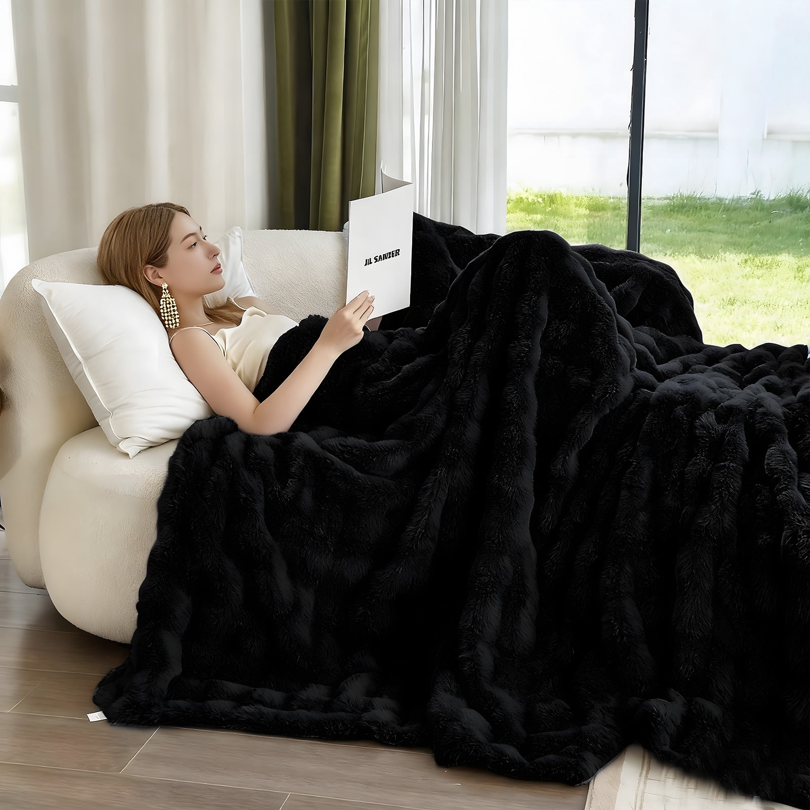Parojati 90*90 Faux Fur Throw Blanket for Queen Size Bed - Extra Soft Fluffy Warm Bubble Design Blanket for Couch, Sofa and Versatile Use for Bedroom, Living Room, Farmhouse, Black