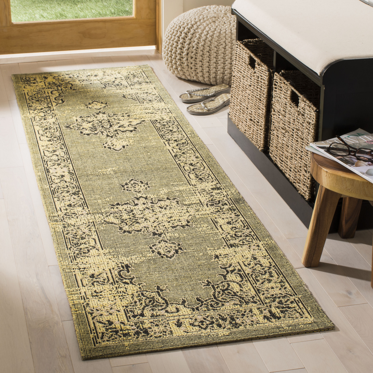 SAFAVIEH Palazzo Teague Traditional Area Rug, Yellow/Black, 8' x 11'