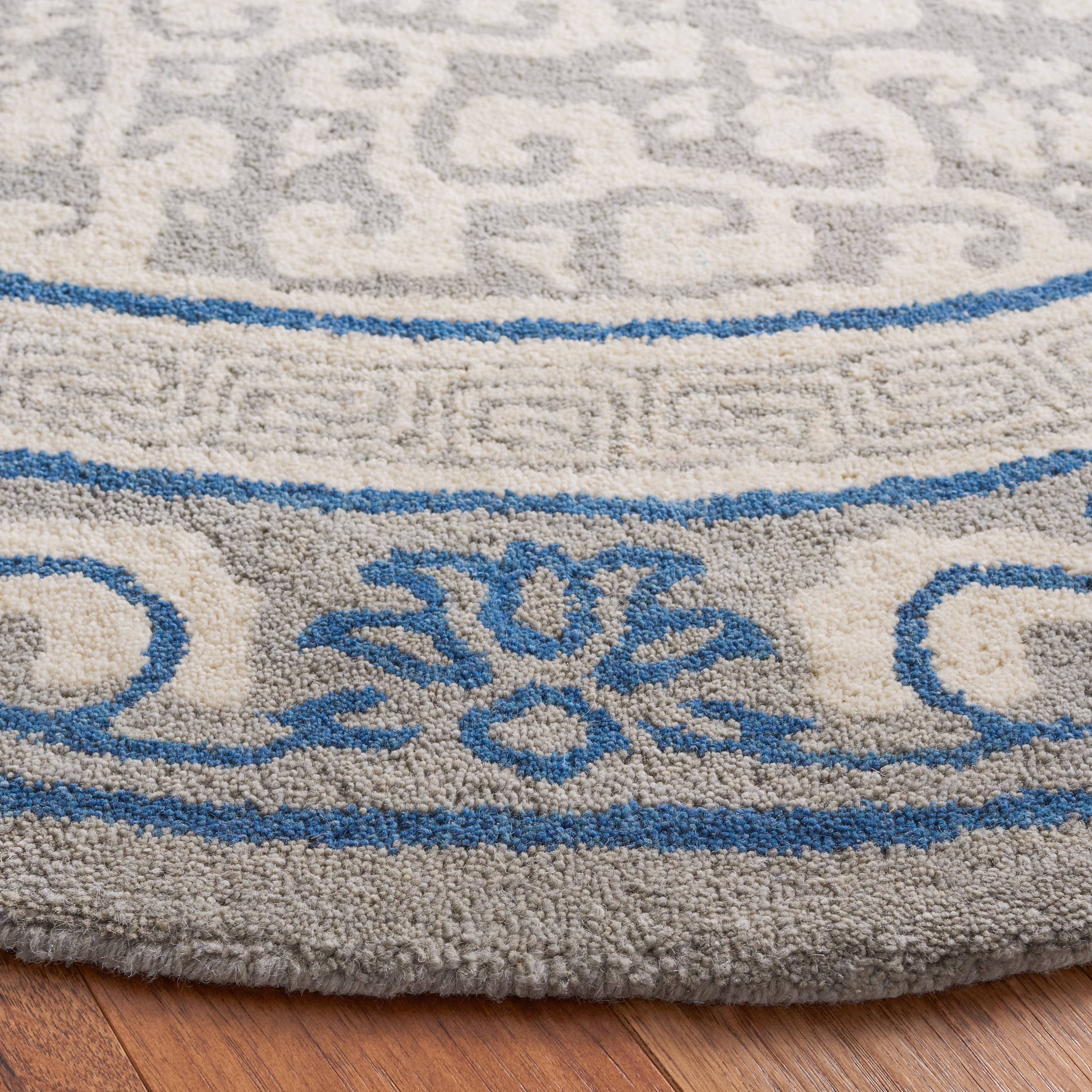 SAFAVIEH Antiquity Tiarnan Oriental Wool Area Rug, Grey/Ivory, 6' x 6' Round