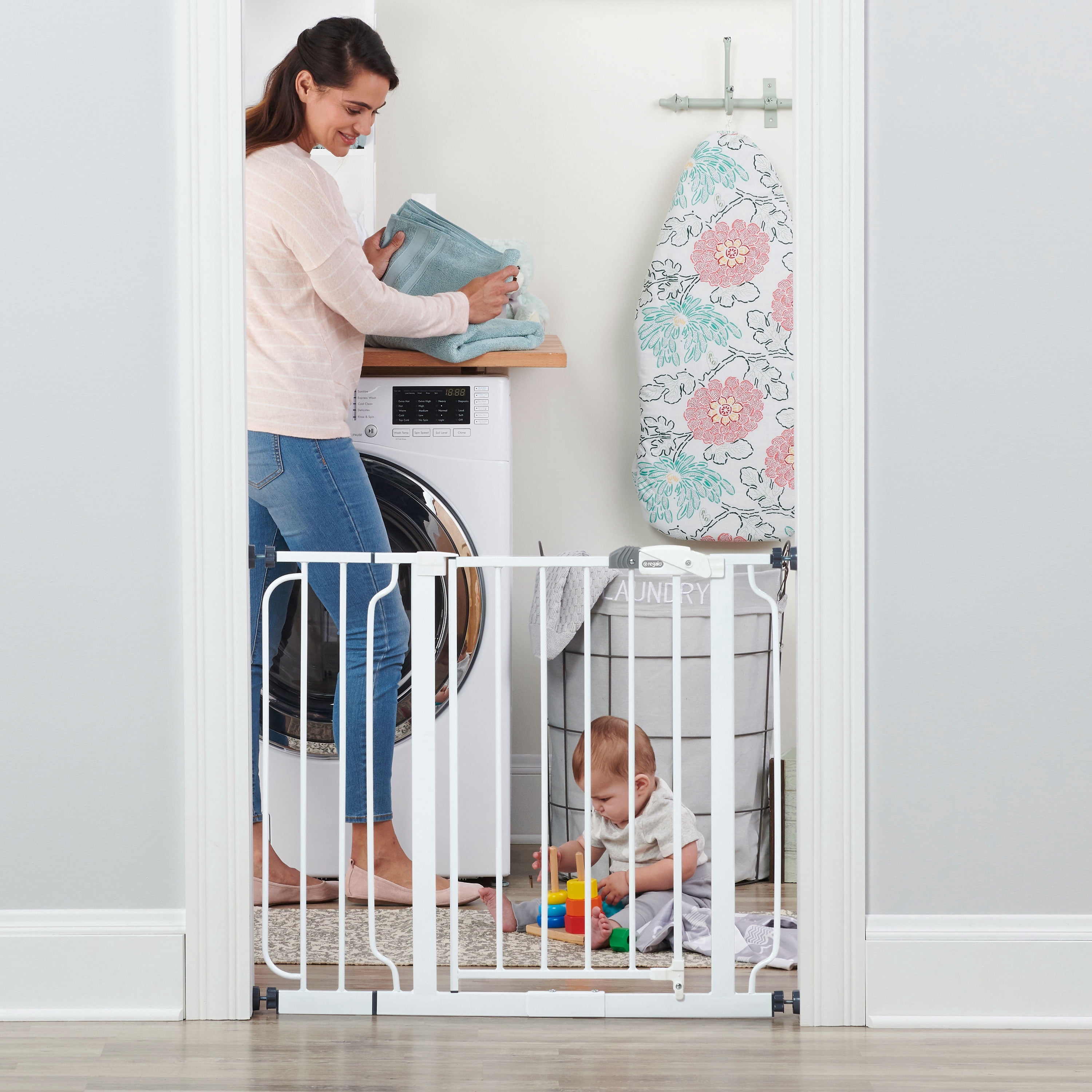 Regalo Easy Step 38.5-Inch Extra Wide Baby Gate, Includes 6-Inch Extension Kit, 4 Pack Pressure Mount Kit and 4 Pack Wall Mount Kit