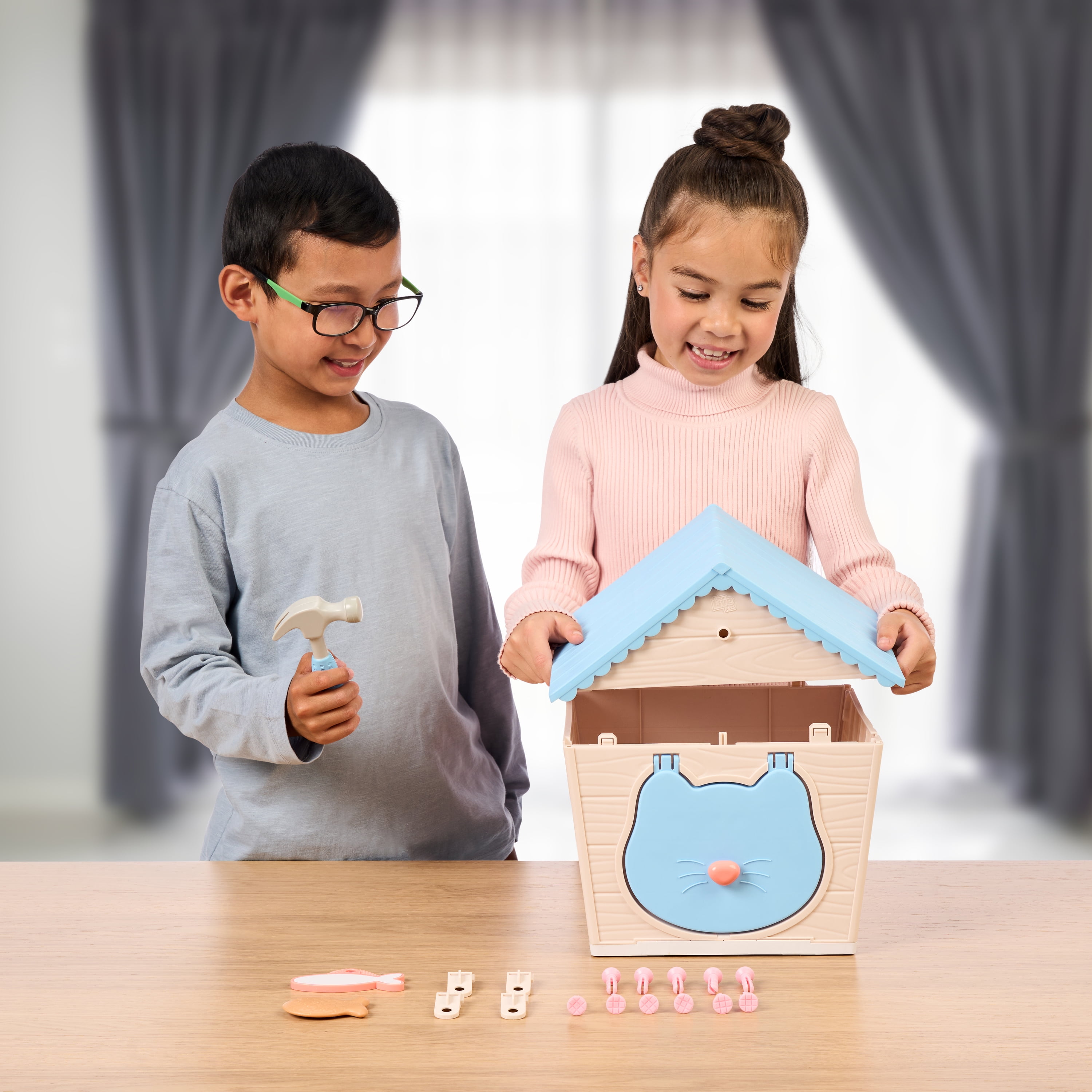 Little Live Pets My Kitty's Home Interactive White Plush Toy & House  25+ Sounds & Reactions Ages 5+