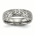 thumbnail image 1 of Bague Texturée Polie en Titane Taille 12.5, 1 of 6