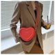 thumbnail image 4 of Gran oferta de bolsos cruzados con forma de corazón para mujer, bolsos de hombro de piel sintética sólida, bolsos de moda, 4 of 5