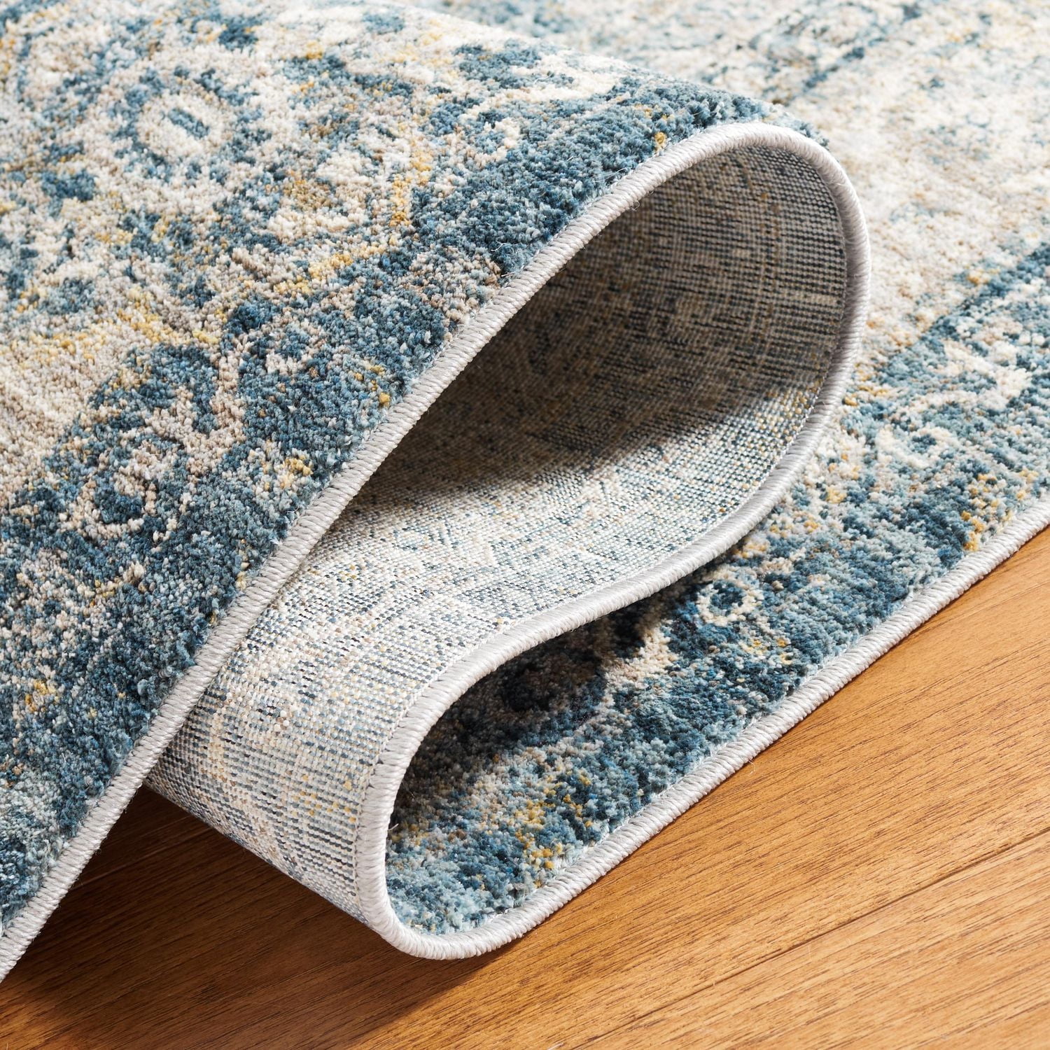 SAFAVIEH Valencia Maria Oriental Bordered Area Rug