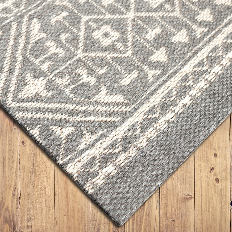 Free Shipping! Mainstays 7'x10' Woven Gray Medallion Outdoor Rug