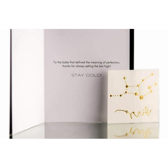 Tarjeta de felicitación flash con estampado de tatuajes del zodiaco Virgo con lámina dorada