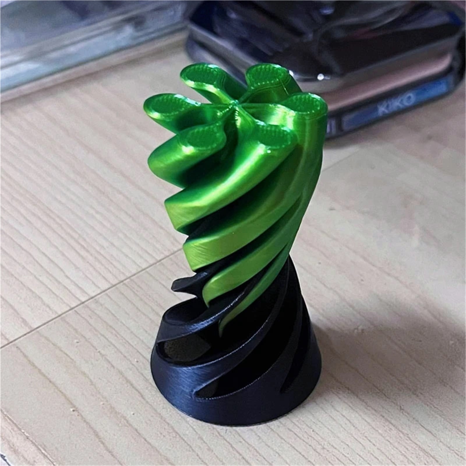2pc 3D Printed Spiral Fidget  Decompression Spinning Three-Dimensional Structure Fingertip Dual Color Stress Relief  Desk