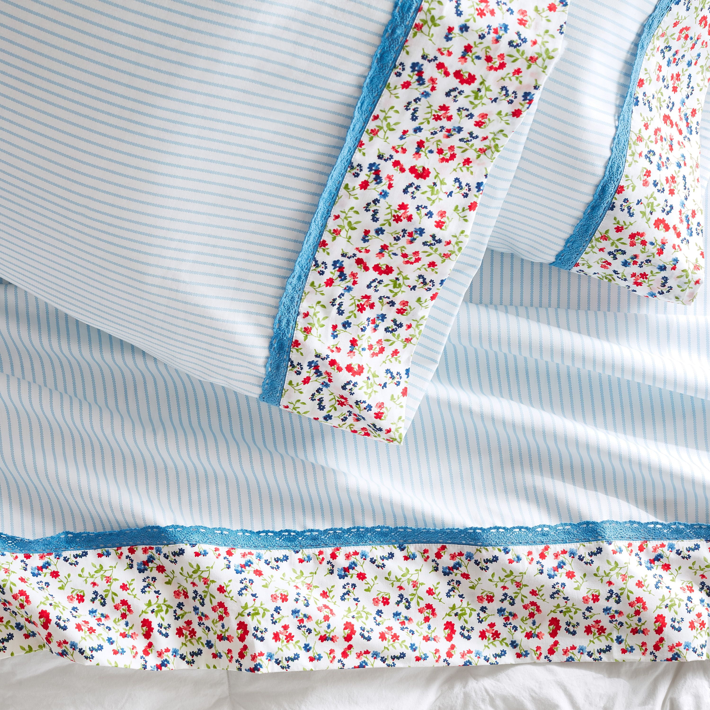 The Pioneer Woman 4-Piece 300 Thread Count Multi-color Printed Cotton Bed Sheet Set, King