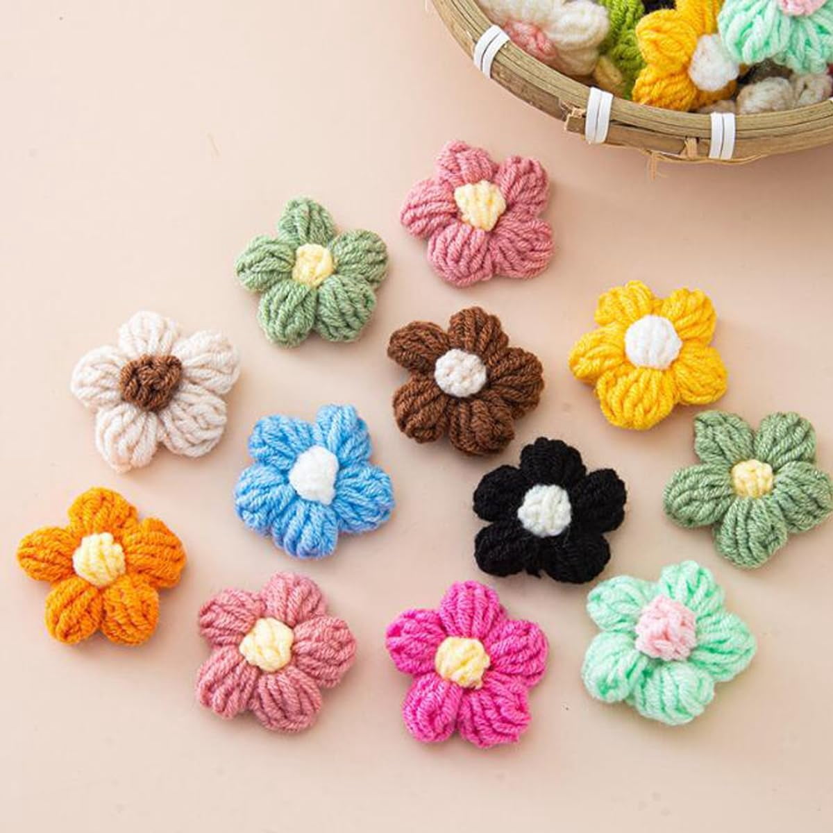 ABPETE 100Pcs Crochet Flowers Puff Flowers Knitted Yarn Flowers Handmade Crochet Flowers for Crafts Embellishments DIY Hair Headbands Hats Clothing Accessories