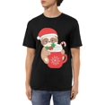 thumbnail image 1 of Un perezoso de Papá Noel abrazando un chocolate caliente. Camisetas de algodón para hombre. Camisetas casuales básicas de cuello redondo. Camisetas de manga corta., 1 of 6
