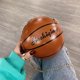 thumbnail image 3 of Bolso bandolera YONGSHENG de piel sintética con forma de baloncesto para mujer, 3 of 5