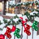 thumbnail image 4 of Medias grandes de Navidad JAMW 2 uds 8,7x18,1 pulgadas Patrón de copo de nieve estampado de pata de perro Rojo Verde, 4 of 5
