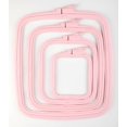thumbnail image 1 of Juego de 4 aros cuadrados de plástico rosa Nurge para bordar, 1 of 9