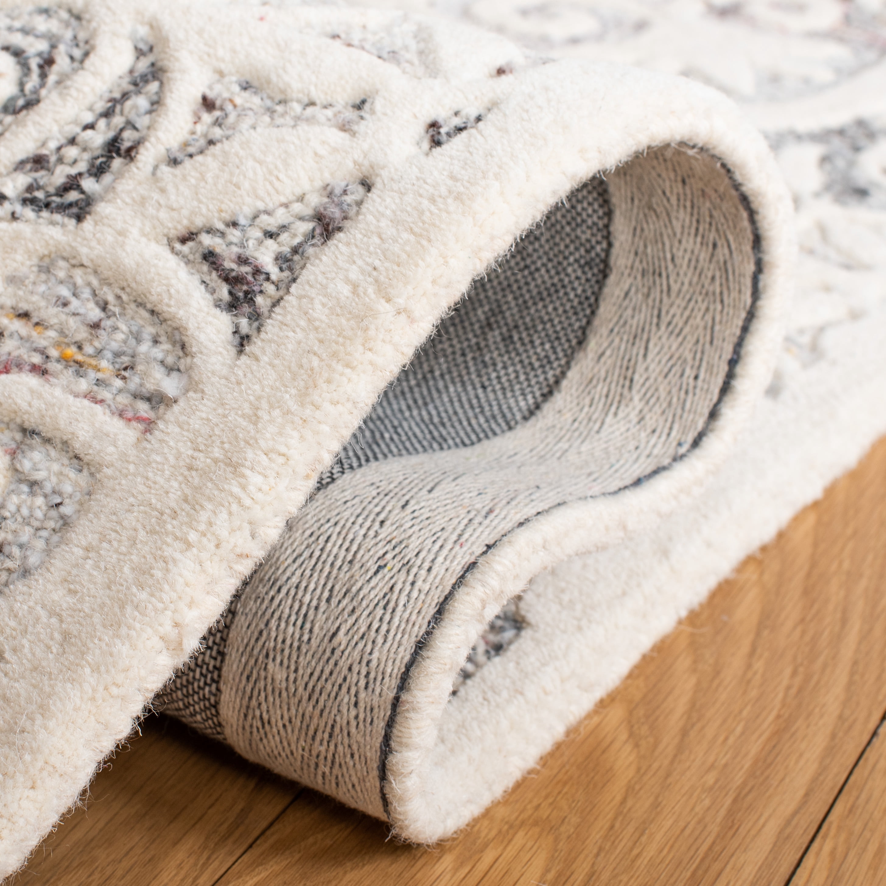 SAFAVIEH Metro Phipp Medallion Runner Rug, Red/Ivory, 2'3" x 9'